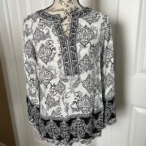 Elegant Black and White Paisley Women's Top